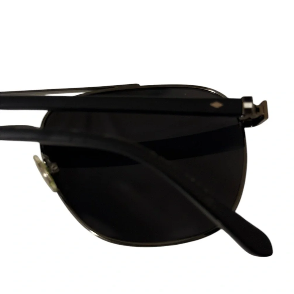 Fossil Black Aviator Sunglasses in great condition no no case